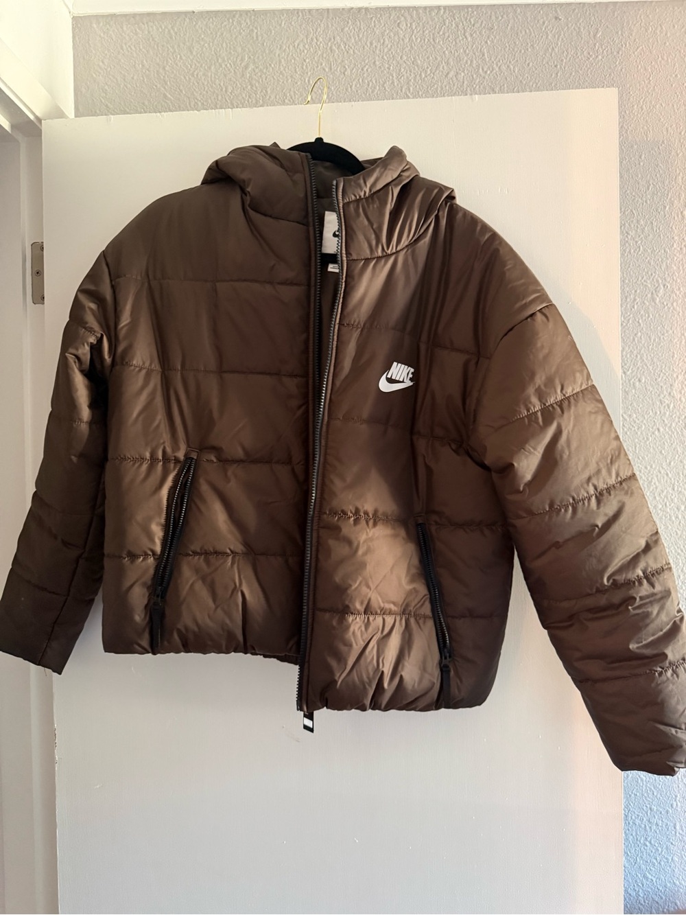 Women’s Nike Sportswear Therma-FIT Repel hooded puffer jack Brown